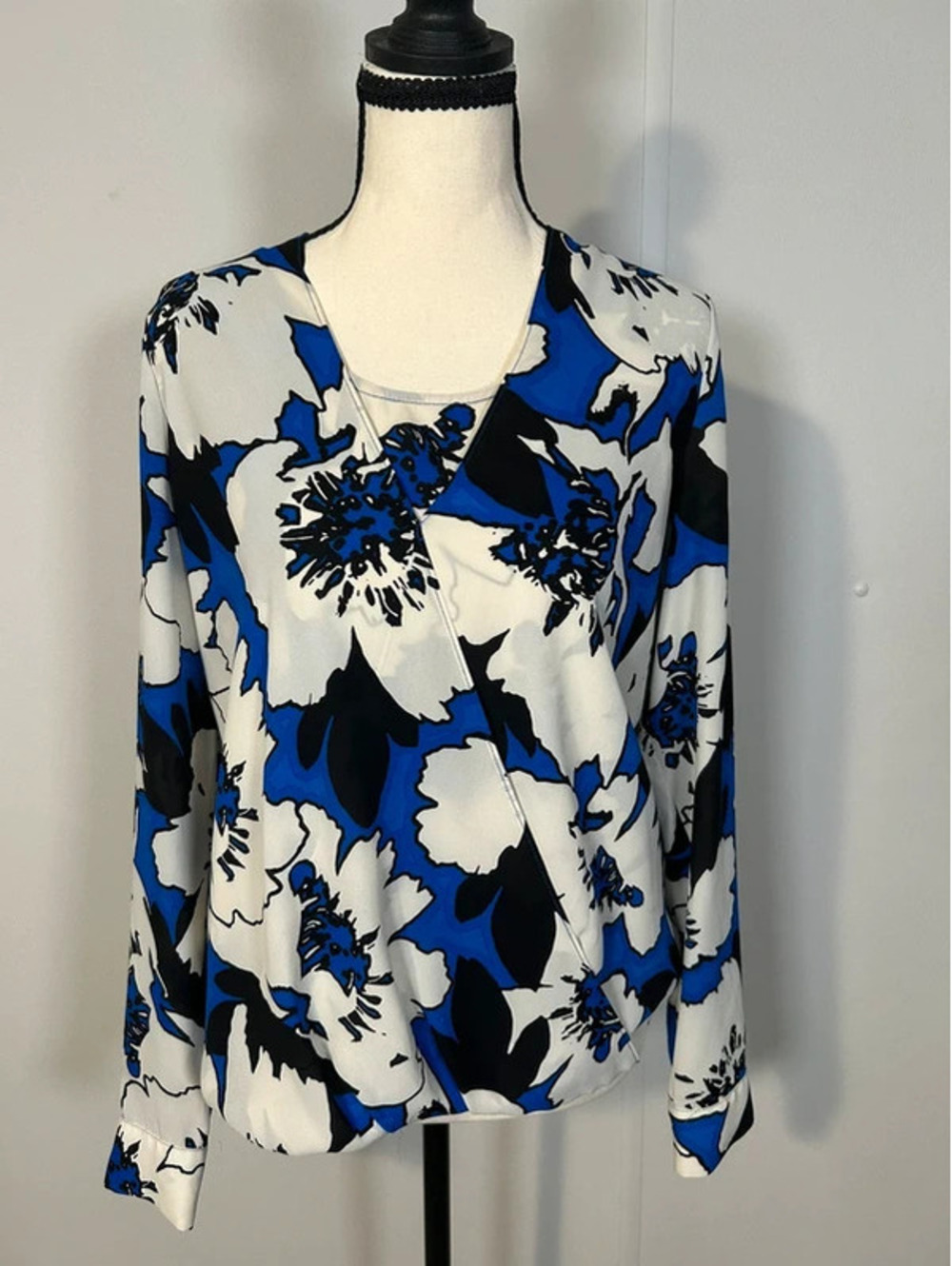 The Limited Blue White Floral Faux Wrap Long Sleeve Blouse Size Small